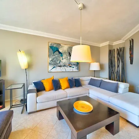 Ada Apartment *